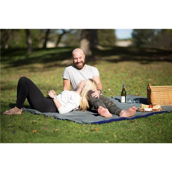 Outdoor Waterproof Stadium Blanket -Thicker Weather Proof and Windproof Blankets - Picture 6 of 7